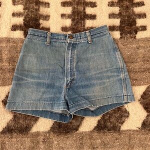 Vintage Wrangler high-waisted denim shorts